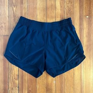 Lululemon Hotty Hot High-Rise Lined Short 4” inseam, size 8